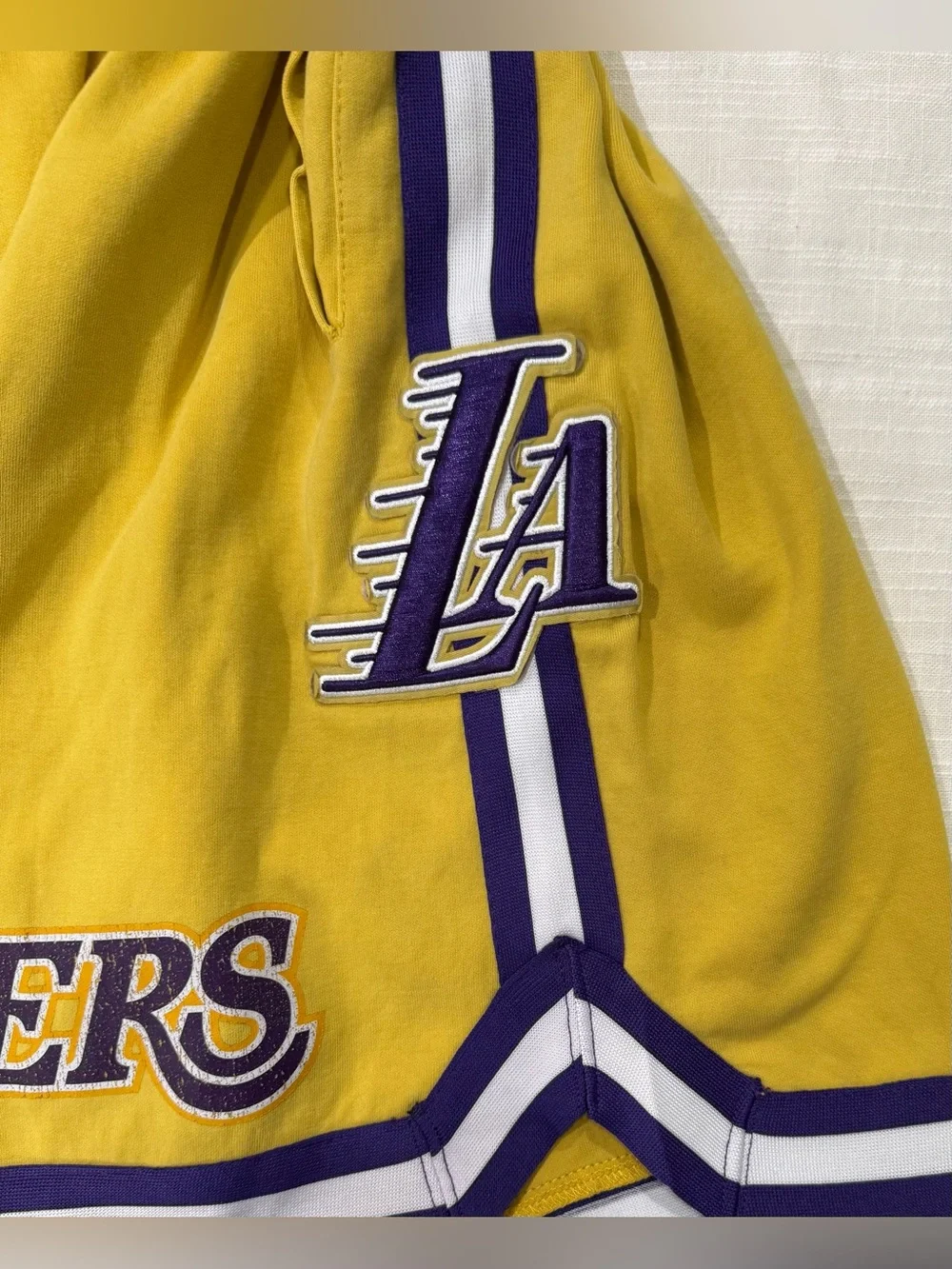 NBA LA Los Angeles Lakers Men’s 2XL Pro Standard Team Player Shorts Gold/Purple